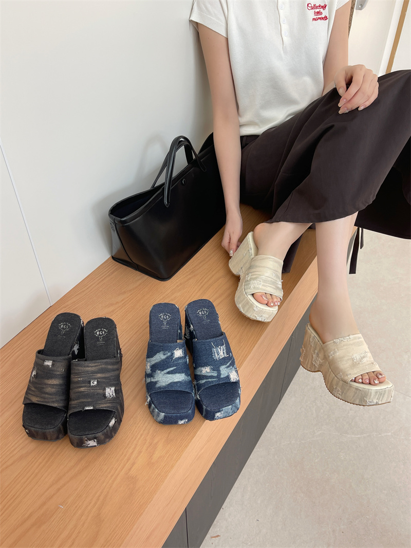 2026 Summer New Square Toe Thick Sole Platform One-Bar Outer Wear Height Increasing Denim Slippers for Women