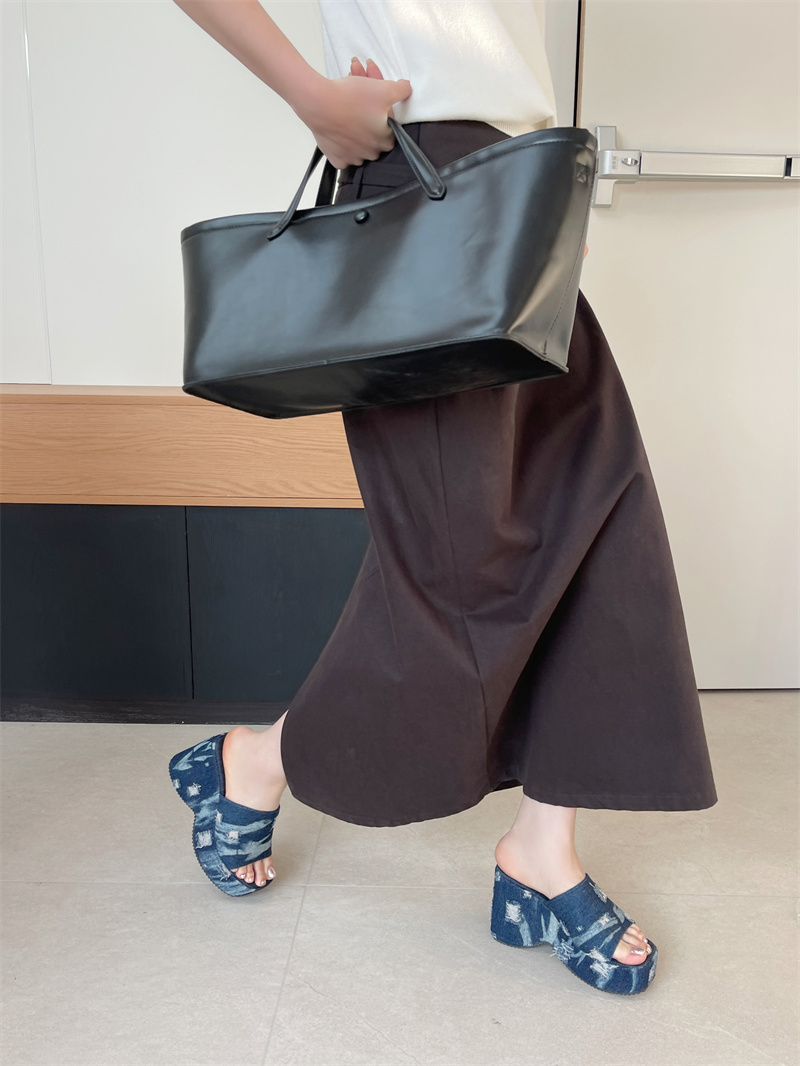 2026 Summer New Square Toe Thick Sole Platform One-Bar Outer Wear Height Increasing Denim Slippers for Women - Image 3