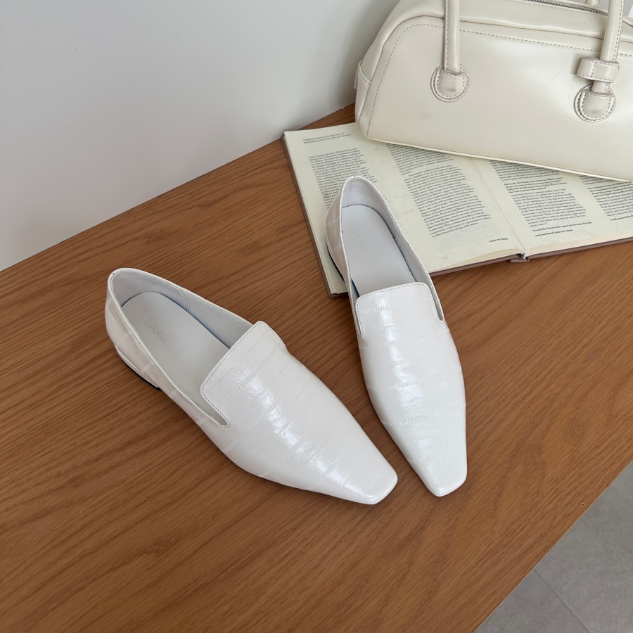 British Retro Square Toe Loafer Shoes for Women 2026 Low Heel Casual Commuter Leather Shoes - Image 5