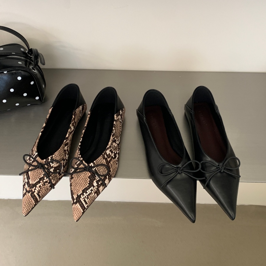 Genuine Leather Butterfly Bow Low Heel Shoes for Women 2026 Early Spring French Elegant Pointed Toe Shallow Mouth Chunky Heel