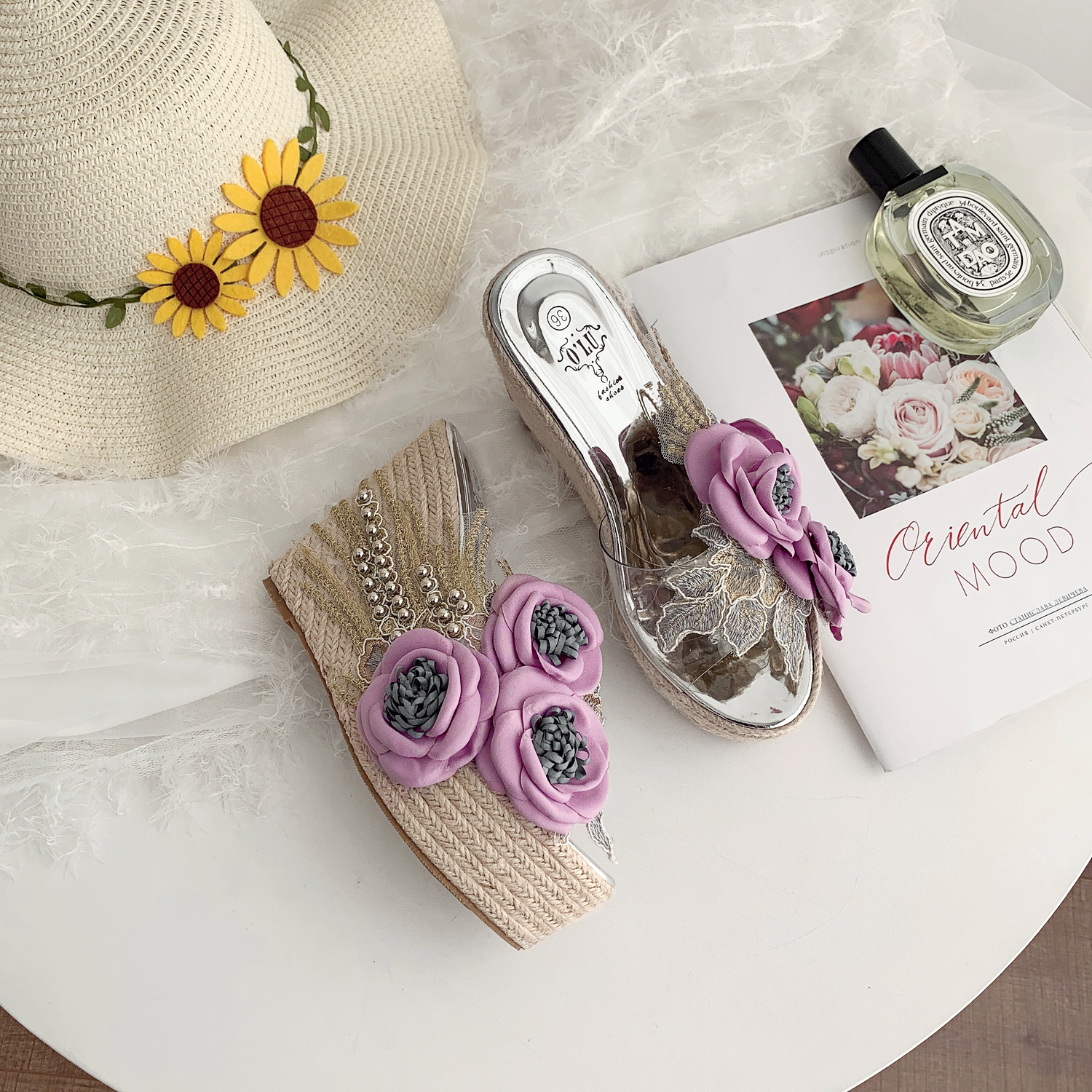 Sweet Large Flower Transparent Crystal Women's Sandals Summer Wedge Thick Sole Hemp Braided One-Band Slippers - Image 3