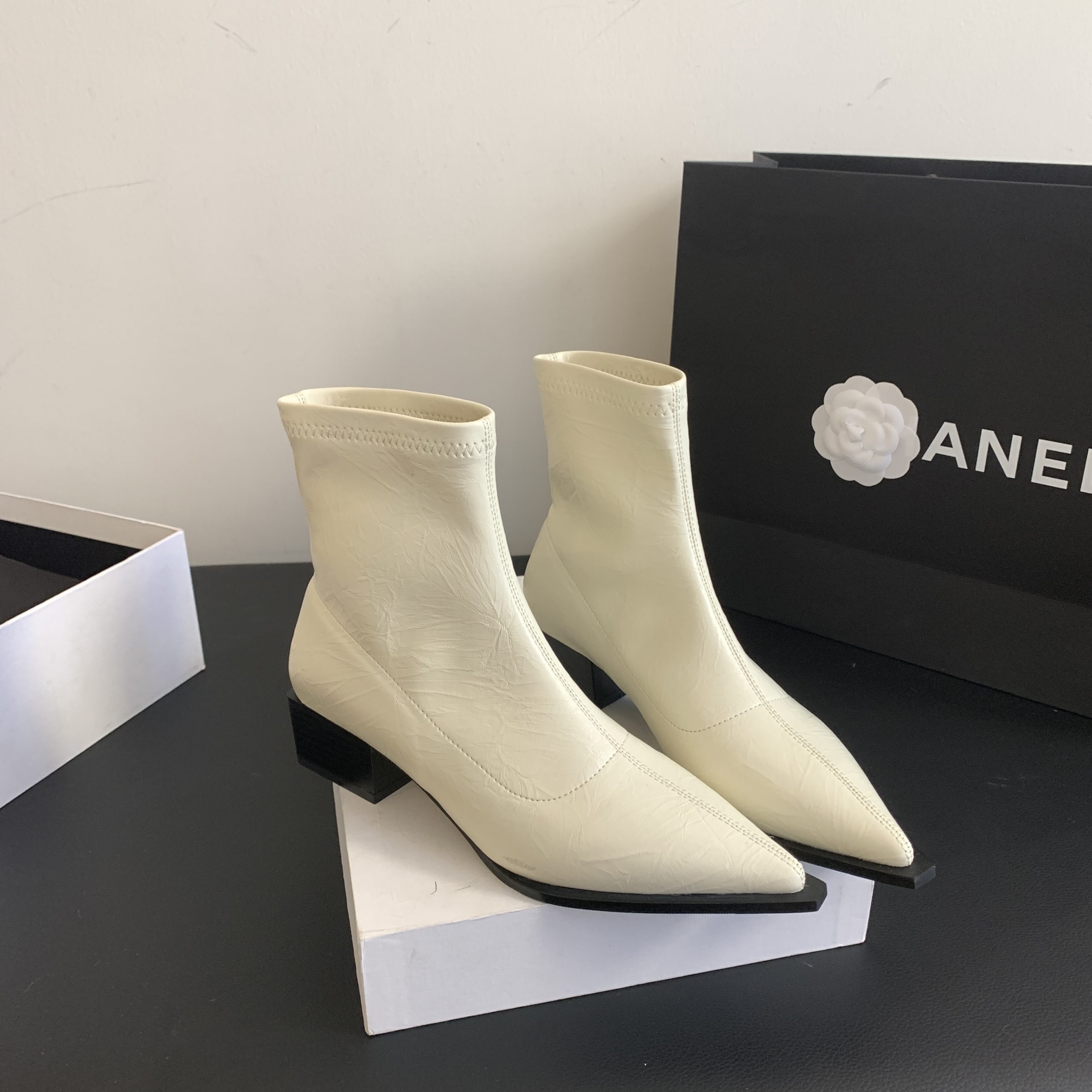 trendy-pointed-toe-ankle-boots-women-2025-autumn-winter-new-fashion-chunky-heel-slim-boots-niche-design-martin-boots_1