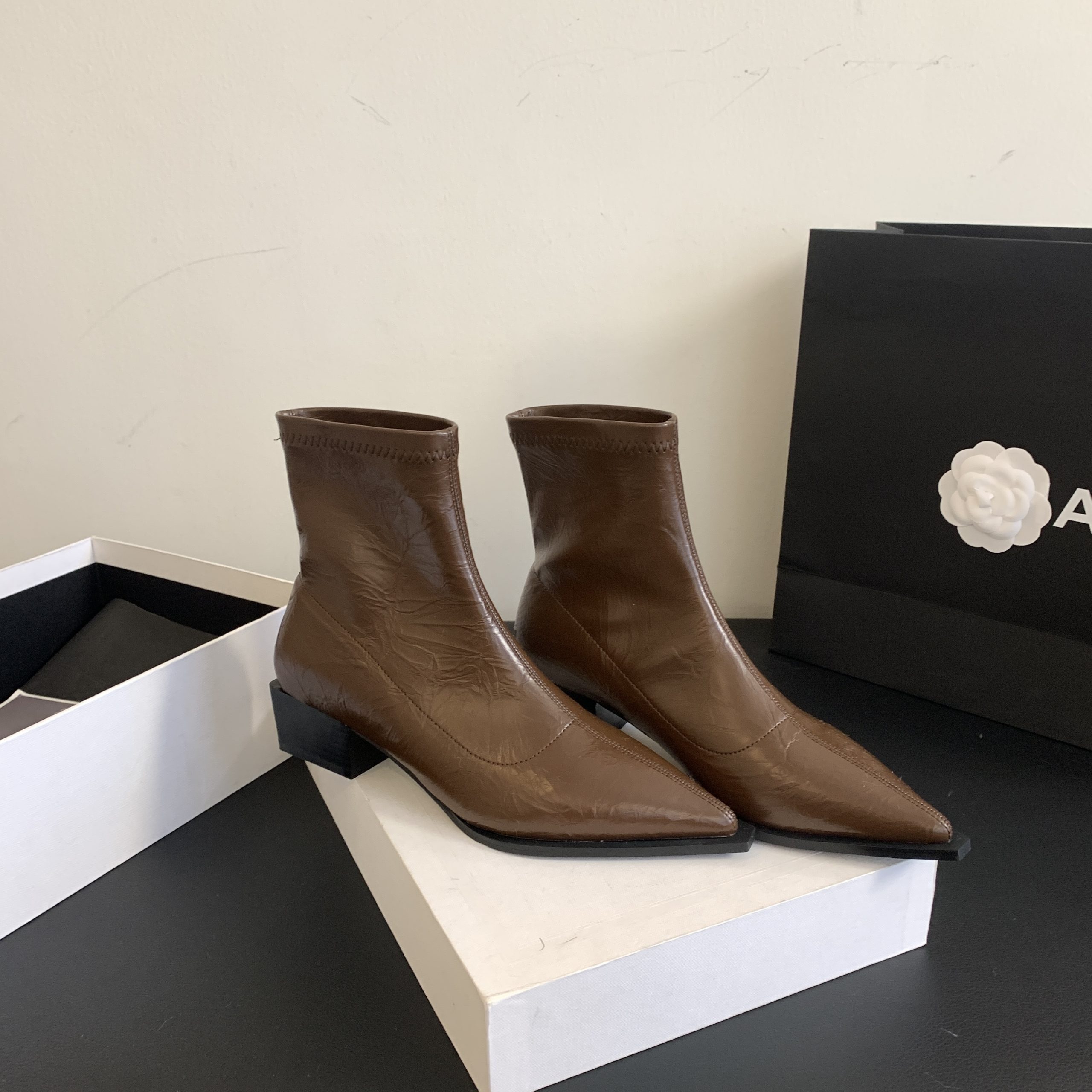 Trendy Pointed Toe Ankle Boots Women 2025 Autumn Winter New Fashion Chunky Heel Slim Boots Niche Design Martin Boots - Image 3